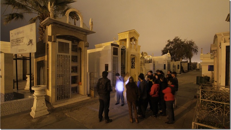 tour cementerio general de noche