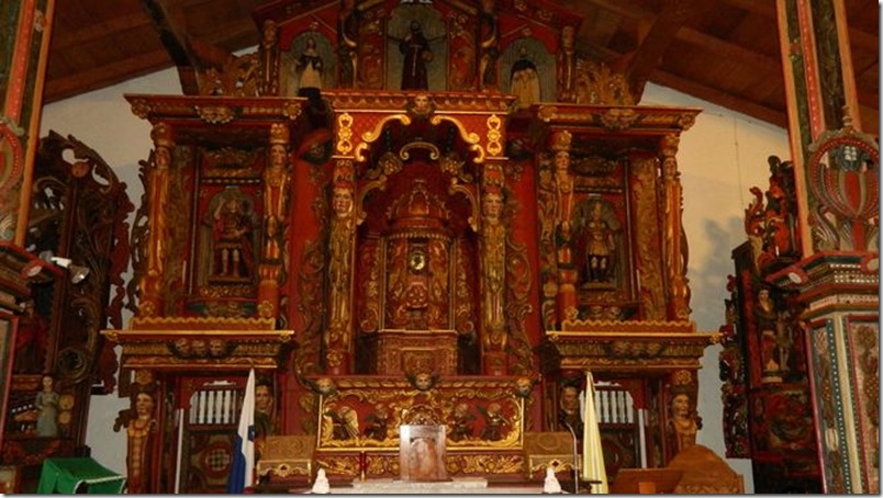 Templo-colonial-dedicado-Francisco-Asis-altar-la-prensa-ismael-hernandez