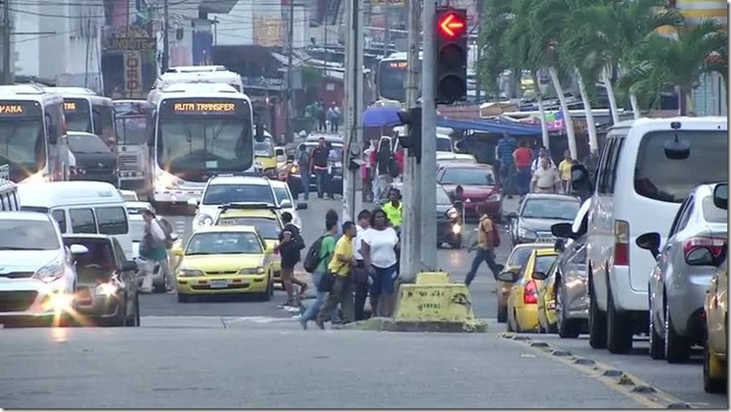 Peatones en Panama - Foto TVN